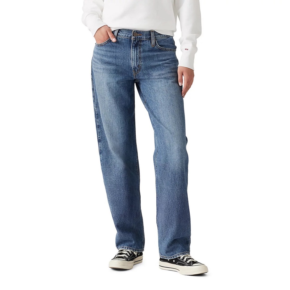 Levi's baggy jeans